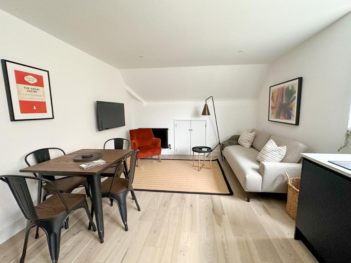 Apartment The Loft, New, Stylish Maisonette, Central, Private Location *